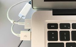 MagSafe MBA 2012.jpg