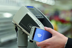 ALDI_SUED_kontaktlose_Zahlung_Zahlungsterminal_300dpi-39c5deacc2477b5b.jpeg