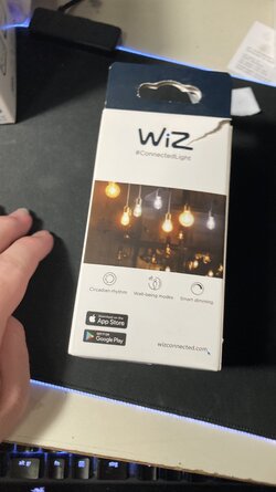 WIZ A.E27 LED 1.jpg