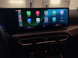 BMW_Cockpit_Carplay.jpg