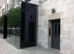 apple_store_kudamm.JPG apple_store_kudamm.JPG