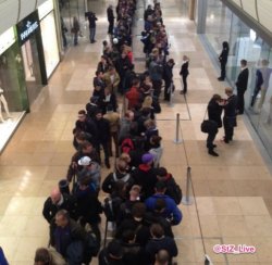 Schlange-iPhone-5-Stuttgart-via-Stuttgarter-Zeitung-500x489.jpg