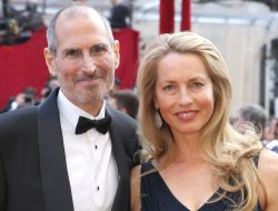 steve-jobs-e-sua-moglie-laurene-powell.jpg steve-jobs-e-sua-moglie-laurene-powell.jpg