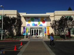 apple_town_hall_iphone_5s.jpg