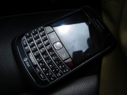blackberry-bold-9700_flickr.jpg