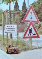 bei-rot-bitte-motor-abstellen.jpg