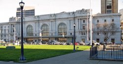1024px-Bill_Graham_Civic_Auditorium_(San_Francisco).JPG
