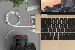 satechi-usb-c-hub-01.jpg