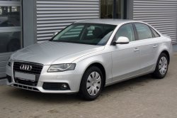 Audi_A4_B8_Limousine_Ambiente_2.0_TDI_Eissilber.JPG