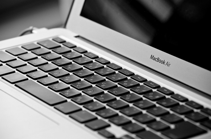 macbook-air_pixabay-700x463.jpg