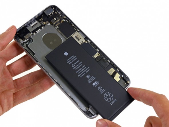 Analyst: 29-Euro-Akkutausch könnte iPhone-Verkäufen schaden