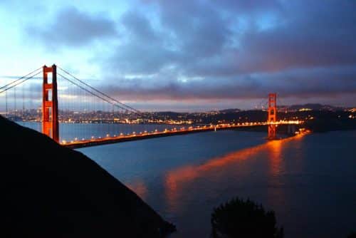 Die Golden Gate Bridge ist das bekannteste Wahrzeichen der Stadt.