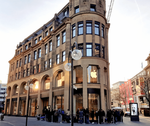 Apple-Store-Koeln-Eroeffnung-Fassade-500x421.png