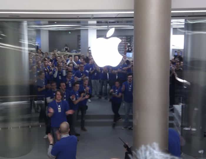 Eröffnung des Dresdner Apple Stores 2011.