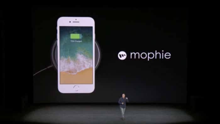 Apple-Keynote-201709-Qi-Mophie-700x394.jpg