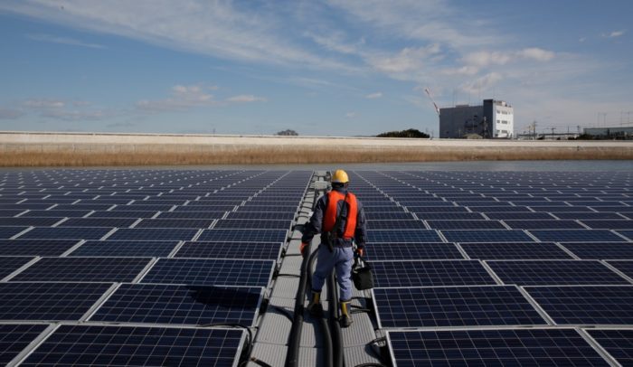 apple-solar-japan-700x406.jpg