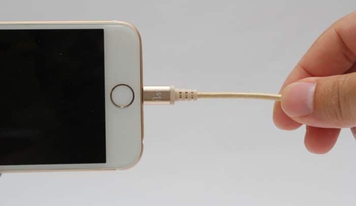 iPhone aufladen Lightning-Kabel