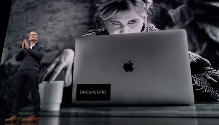 There-is-more-in-the-Making-Keynote-Stream-Tim-Cook-MacBook-Girl-Frau-Kreativ-Kreative-700x400.jpg