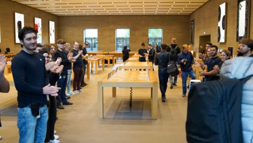 iPhone-11-Pro-Launch-Berlin-Apple-Store-500x282.jpg