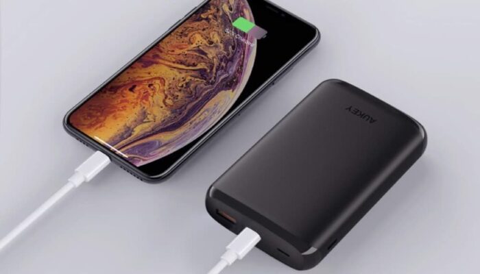 Aukey-USB-C-Powerbank-700x400.jpg