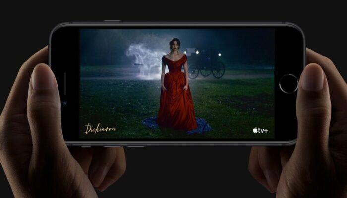 iPhone-SE-Apple-TV-Dickinson-700x400.jpg
