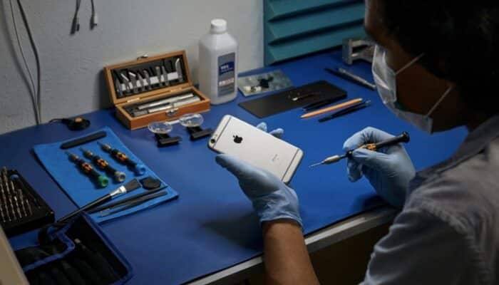 Apple-iPhone-Reparatur-700x400.jpg