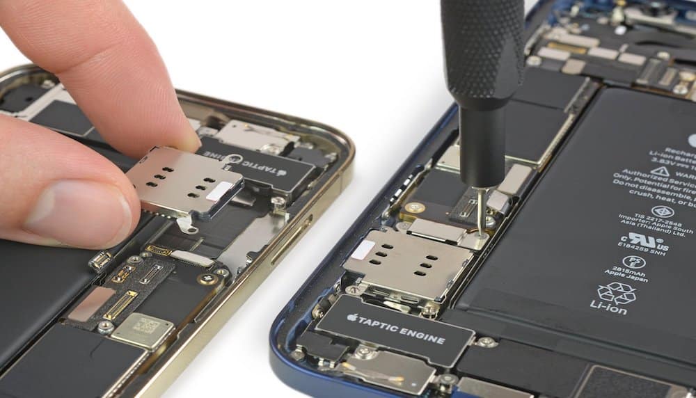 Innenleben aller iPhone 12 als Wallpaper