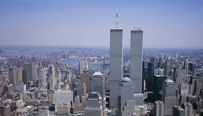 9/11 World Trade Center via https://pixabay.com/de/photos/world-trade-center-wtc-new-york-city-2699805/
