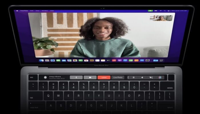 WWDC22-Marketing-MBP13-MacBook-Pro-13-M2-FaceTime-Messages-700x400.jpg