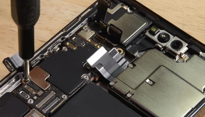 iFixit zerlegt auch das iPhone 14 Pro