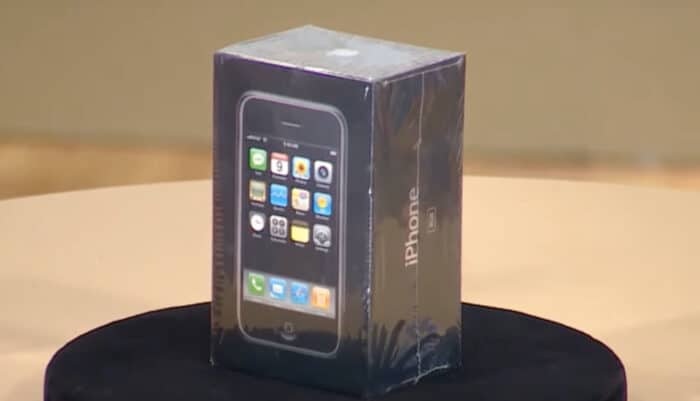 iPhone1auctionHero-700x401.jpg