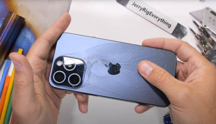 iPhone 15 Pro Max Rückseite zerbricht