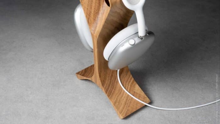 08-Headphone-Stand-yohann-oak-cable-2000-700x394.jpg