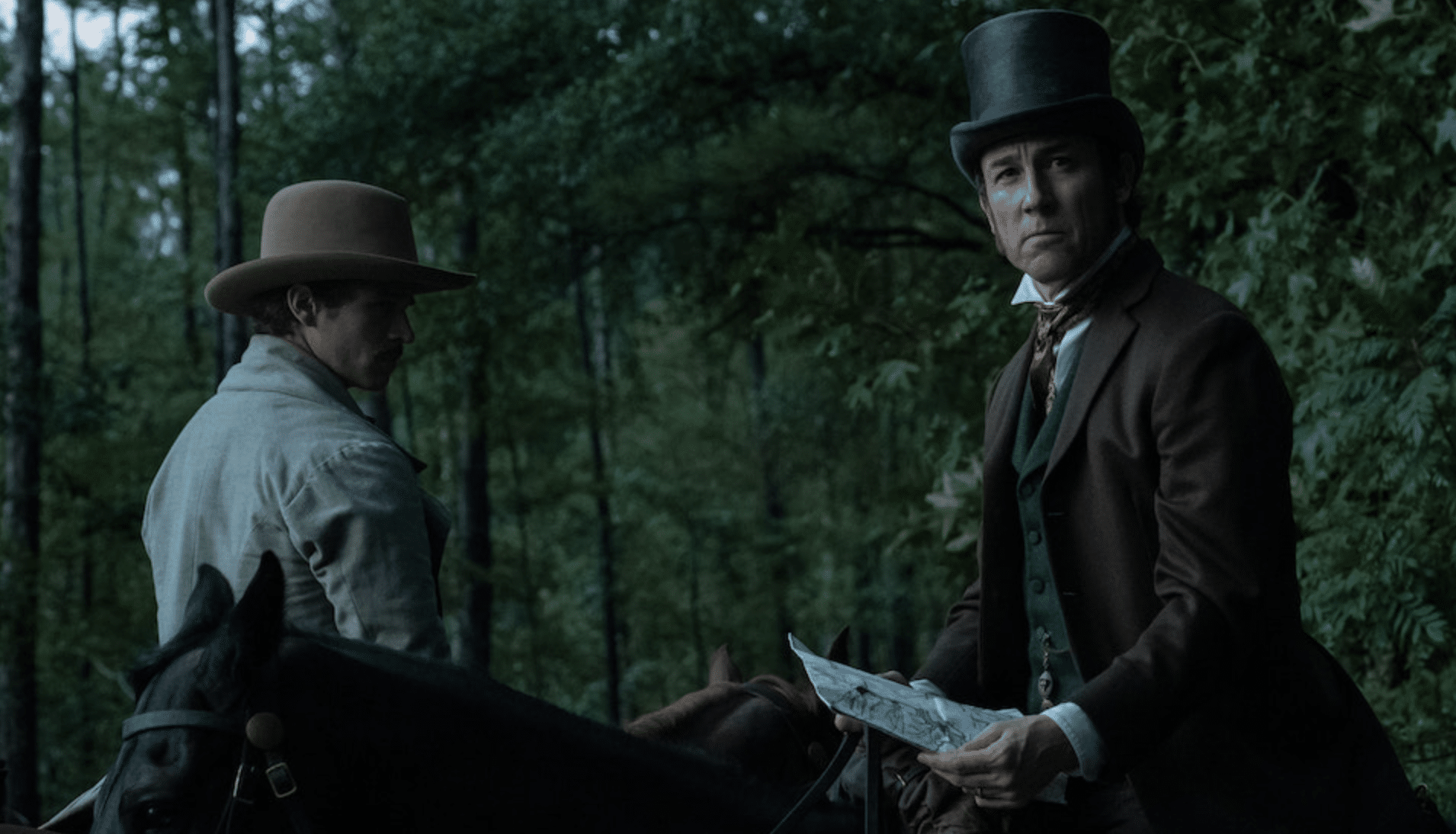 „Manhunt“: Apple TV+ enthüllt neue True-Crime-Serie mit Tobias Menzies