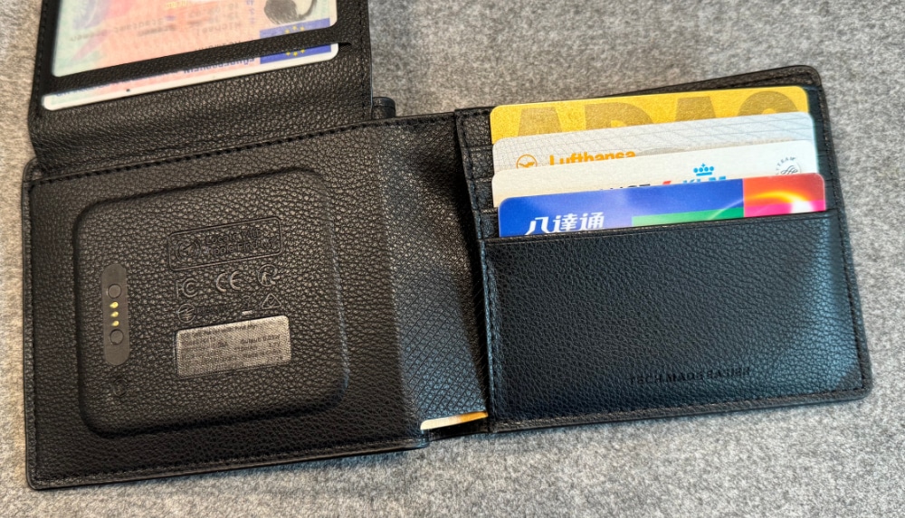 ESR Classic Geo Wallet digitaler Ausweis per Smartphone Deutschland ESR Classic Geo Wallet digitaler Ausweis per Smartphone Deutschland