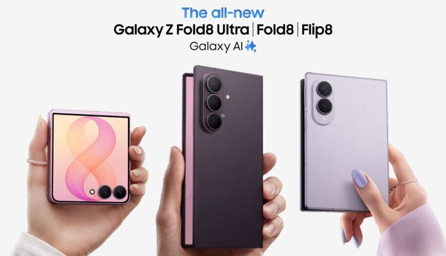 Drei Hände halten die neuen Samsung Galaxy Z Fold8 Ultra, Fold8 und Flip8 Smartphones vor einem weißen Hintergrund.